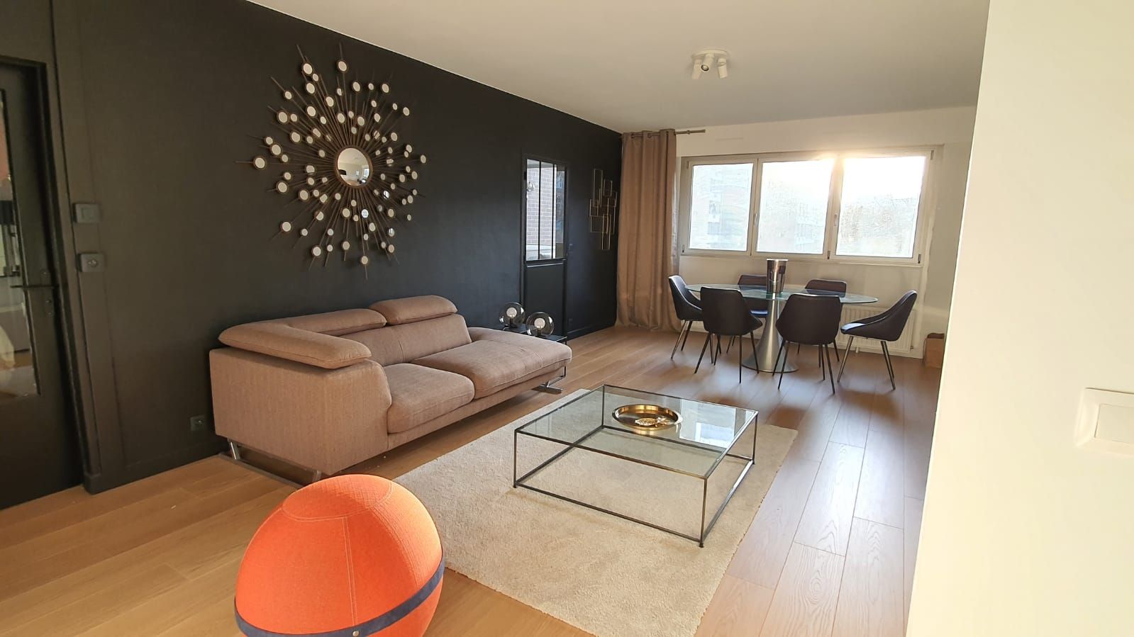 luxury apartment 5 Rooms for sale on LILLE (59000)