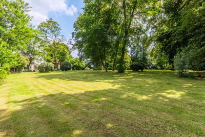 luxury house 8 Rooms for sale on ESCOBECQUES (59320) Sale Luxury house Escobecques 8 Rooms 250 m²