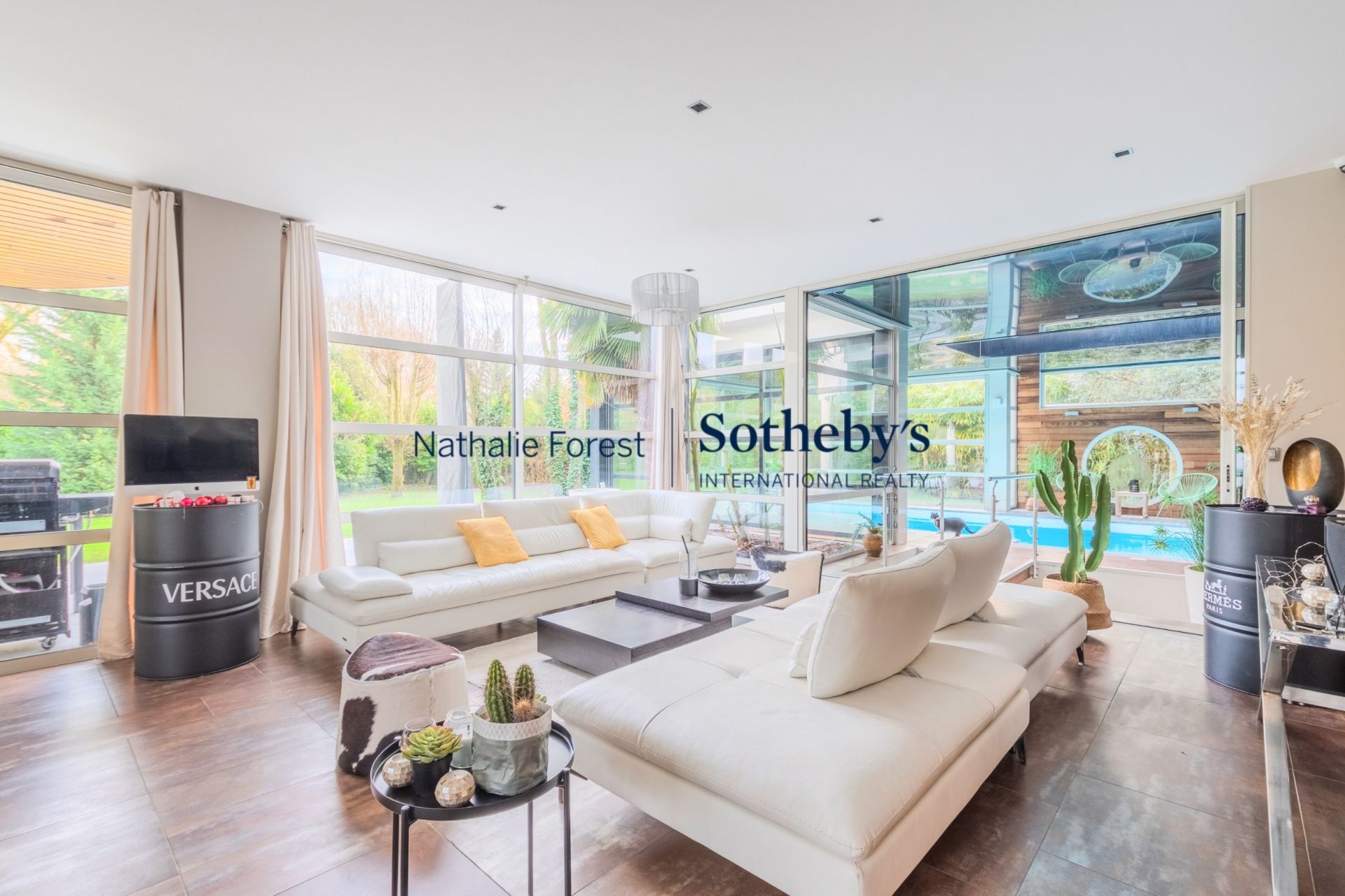 luxury house 11 Rooms for sale on CROIX (59170)
