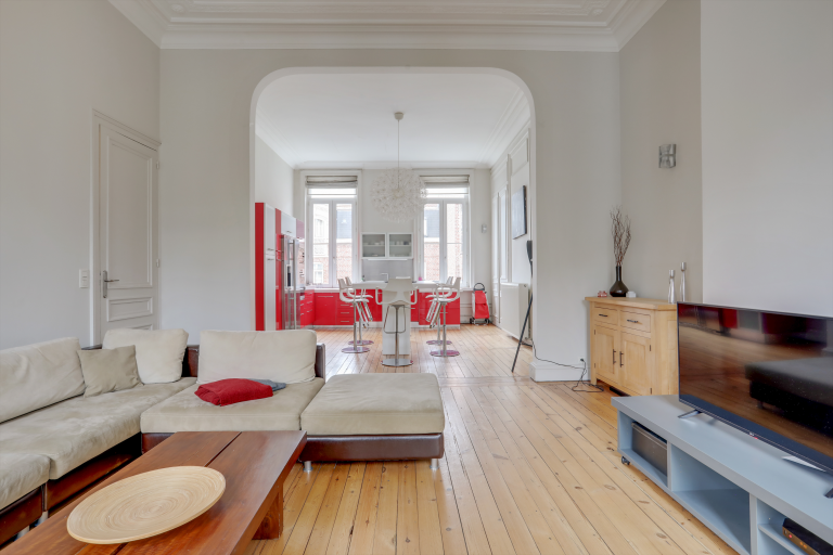 luxury apartment 4 Rooms for sale on LILLE (59800)