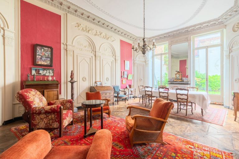 mansion 10 Rooms for sale on LILLE (59800)