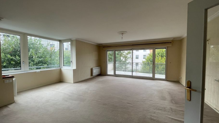 luxury apartment 5 Rooms for sale on MARCQ EN BAROEUL (59700)