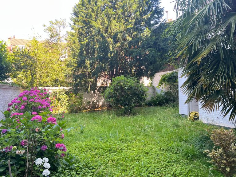 luxury apartment 4 Rooms for sale on LA MADELEINE (59110)
