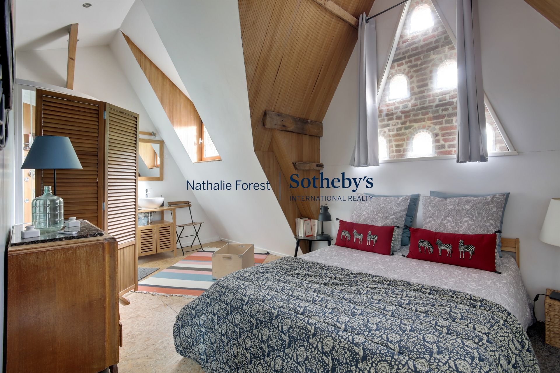 luxury house 14 Rooms for sale on CROIX (59170)