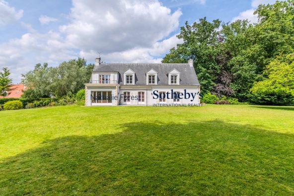 Vente Maison de luxe Croix 7 Pièces 225 m²