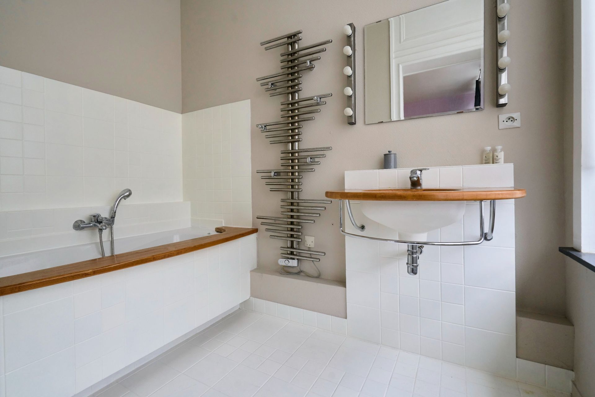 luxury apartment 7 Rooms for sale on LILLE (59000)