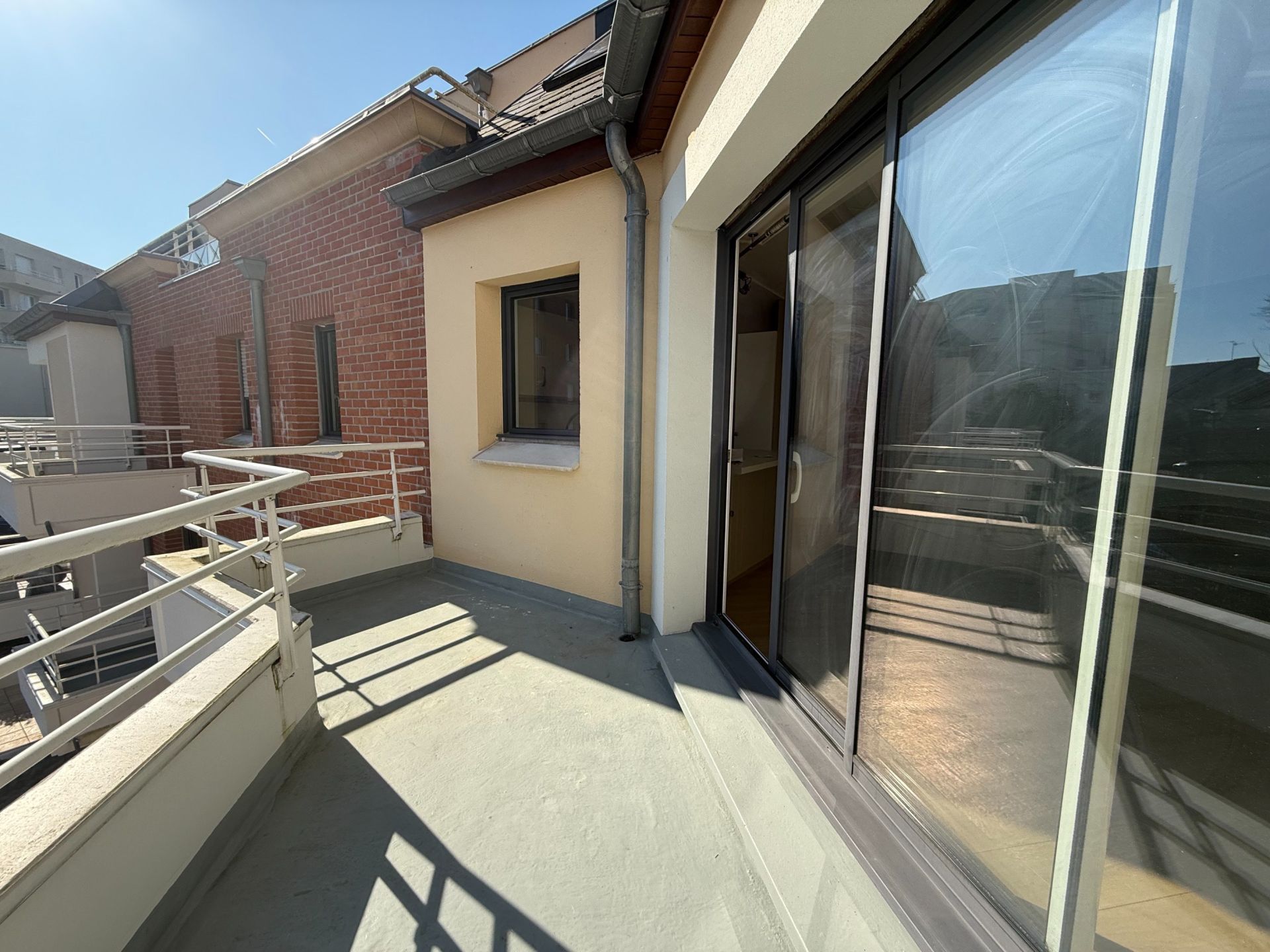luxury apartment 3 Rooms for rent on MARCQ EN BAROEUL (59700)