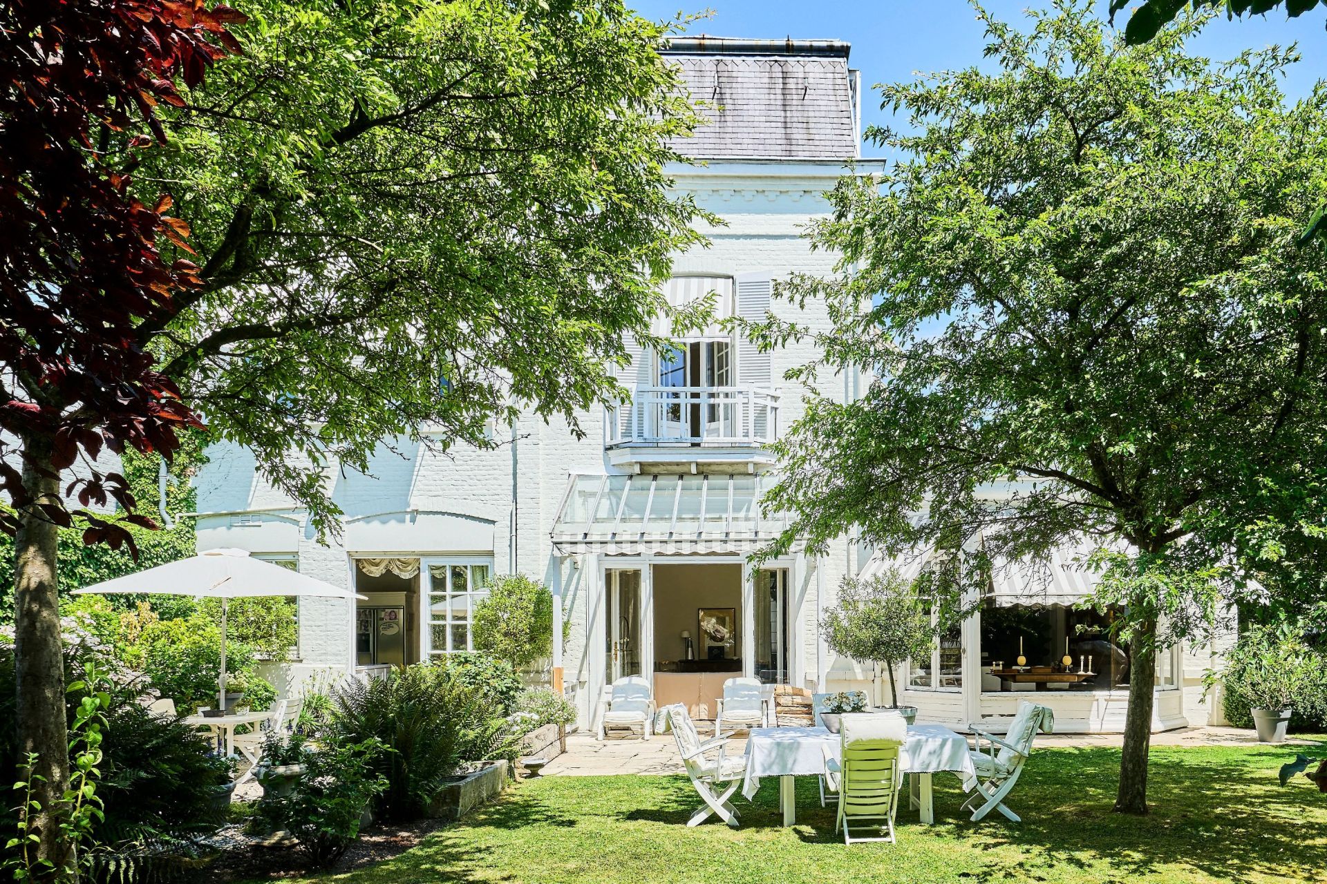 luxury apartment 5 Rooms for sale on LAMBERSART (59130)