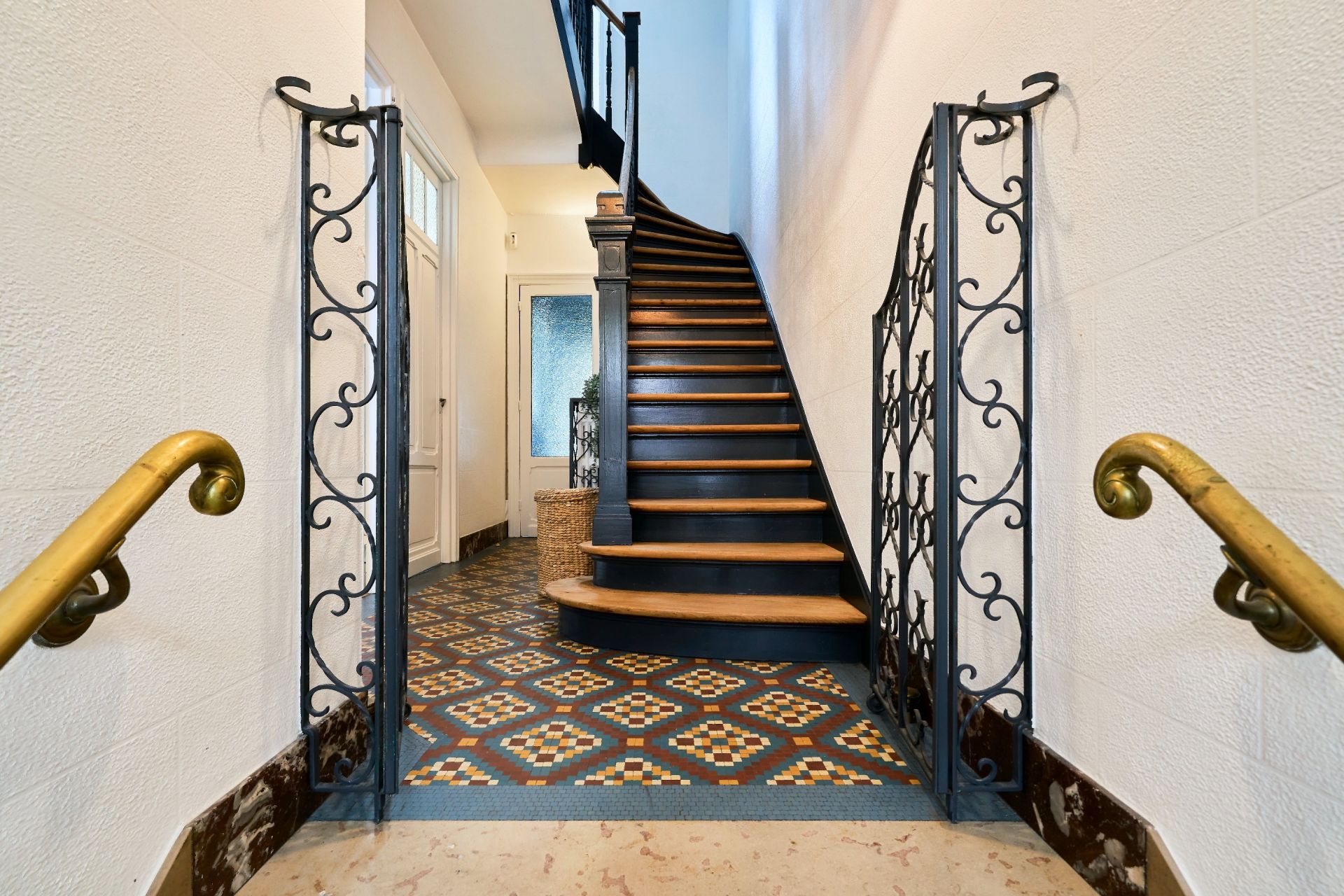 luxury house 8 Rooms for sale on MARCQ EN BAROEUL (59700)