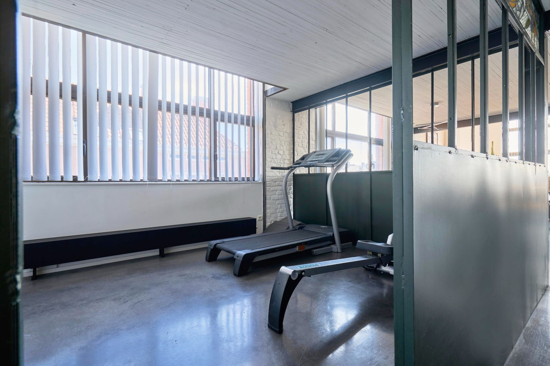 triplex 4 Rooms for sale on ROUBAIX (59100)