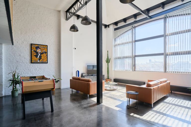 triplex 4 Rooms for sale on ROUBAIX (59100)