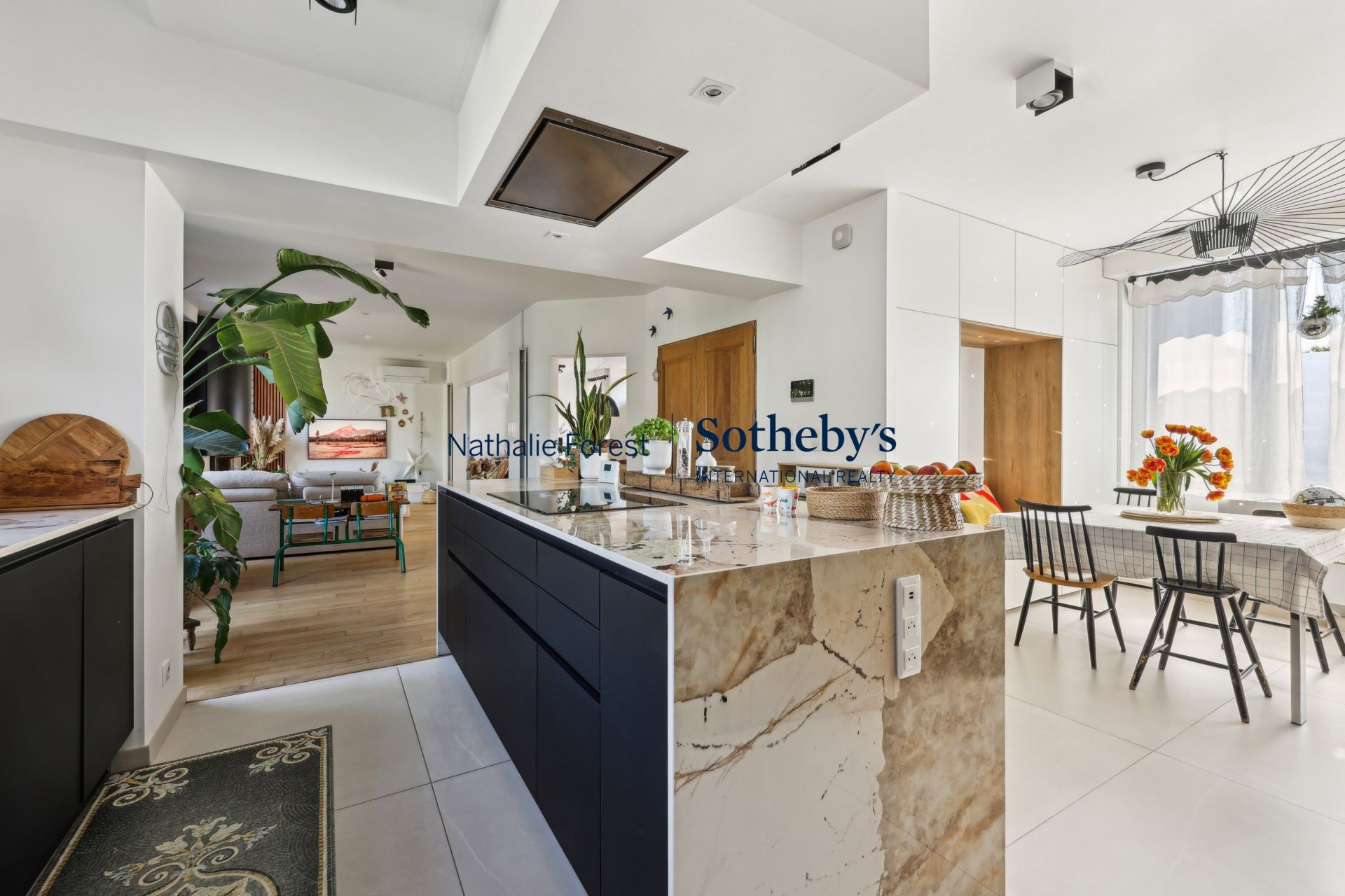 luxury house 8 Rooms for sale on LILLE (59000)