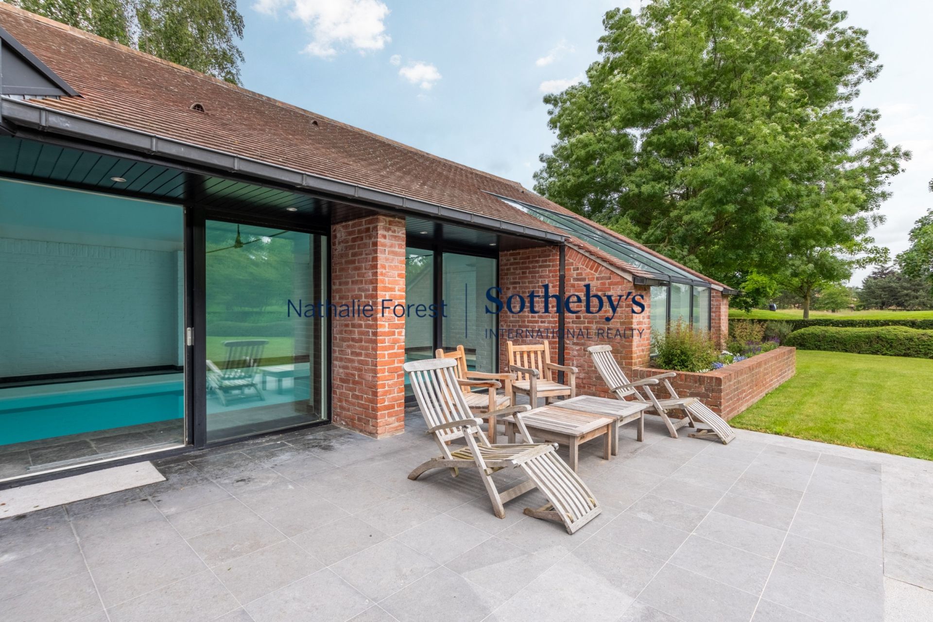 luxury house 11 Rooms for sale on BONDUES (59910)