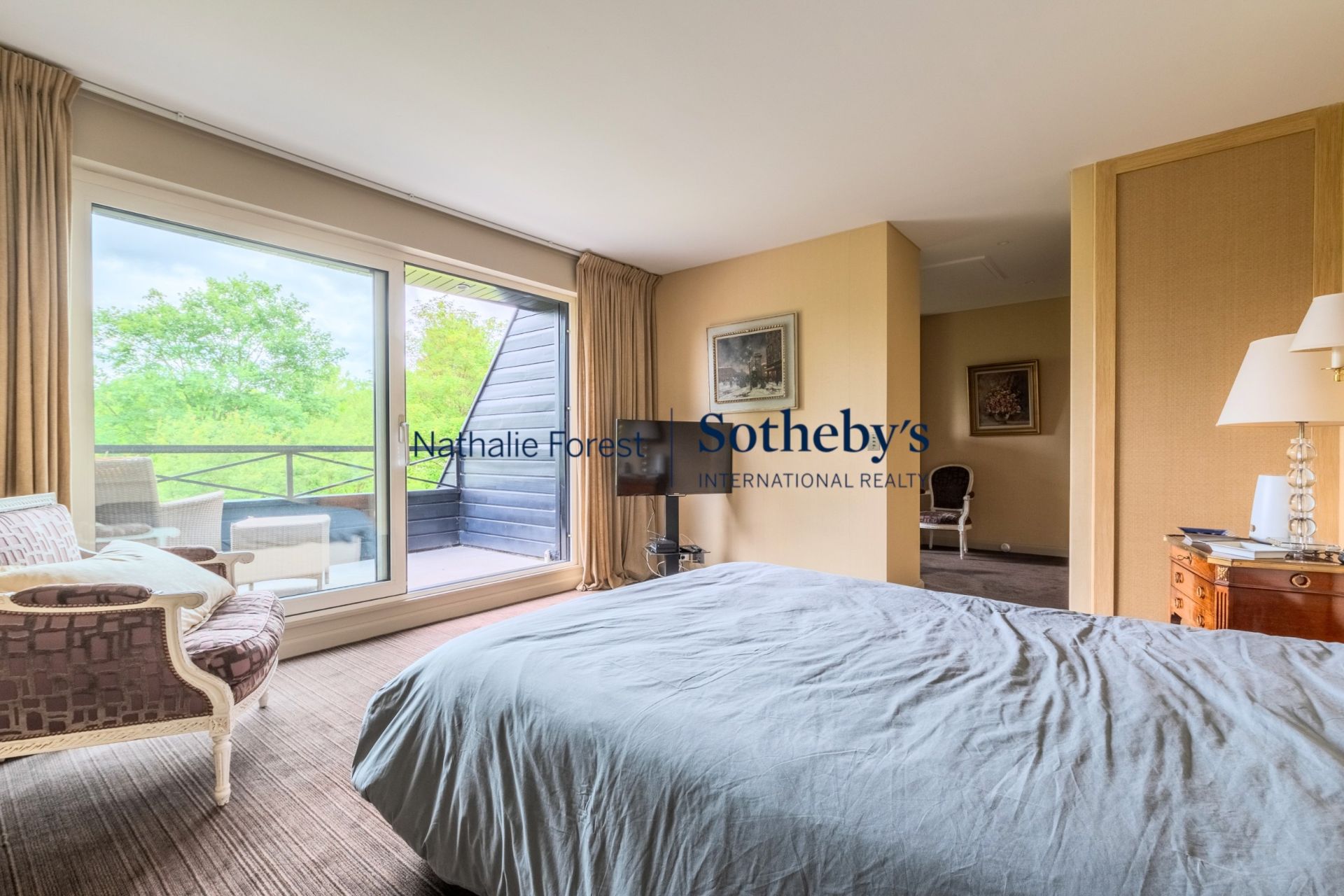 luxury house 11 Rooms for sale on BONDUES (59910)