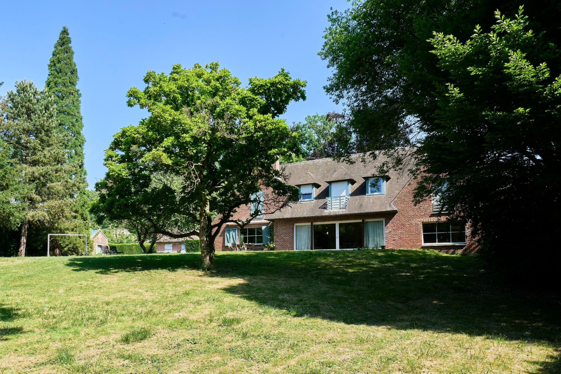 luxury house 12 Rooms for sale on GRUSON (59152)