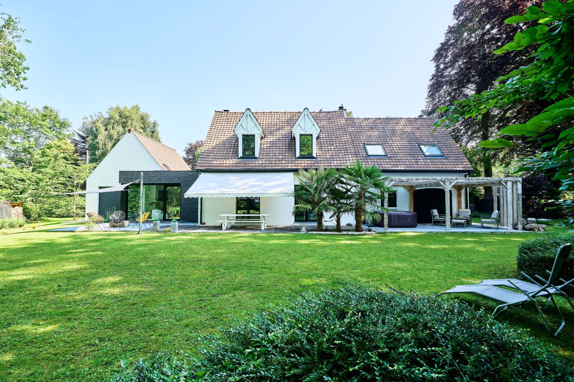luxury house 8 Rooms for sale on GRUSON (59152)