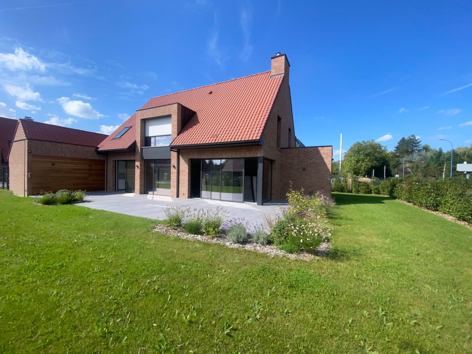 luxury house 5 Rooms for rent on CROIX (59170)