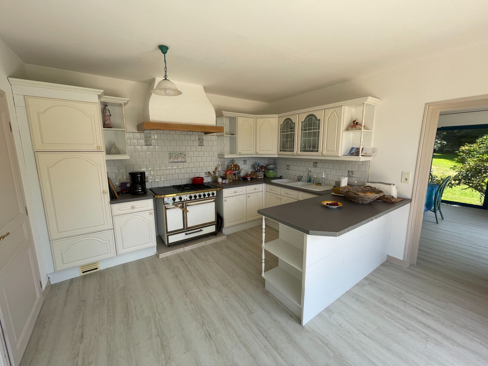 luxury house 11 Rooms for sale on LEWARDE (59287)