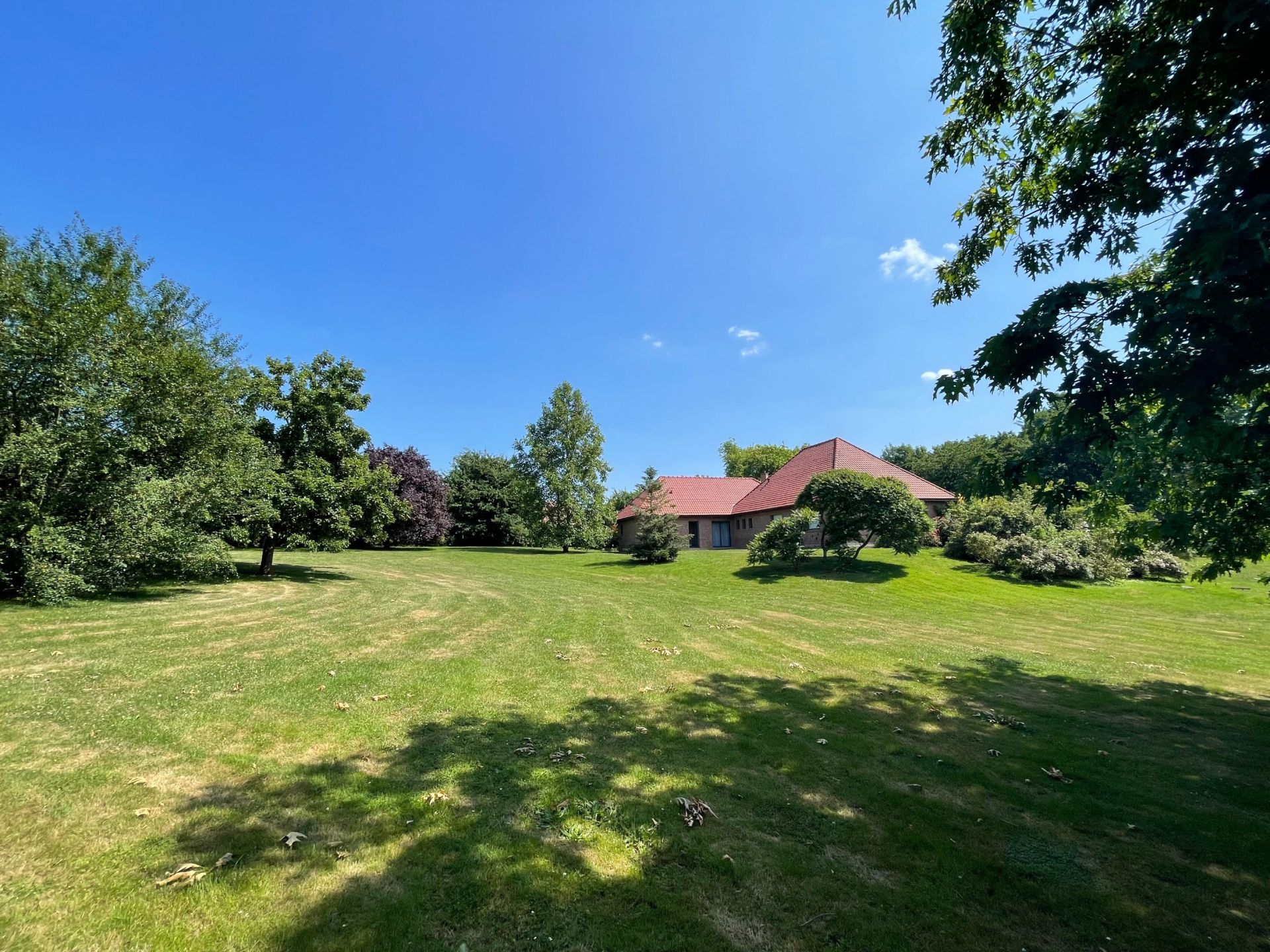 luxury house 11 Rooms for sale on LEWARDE (59287)