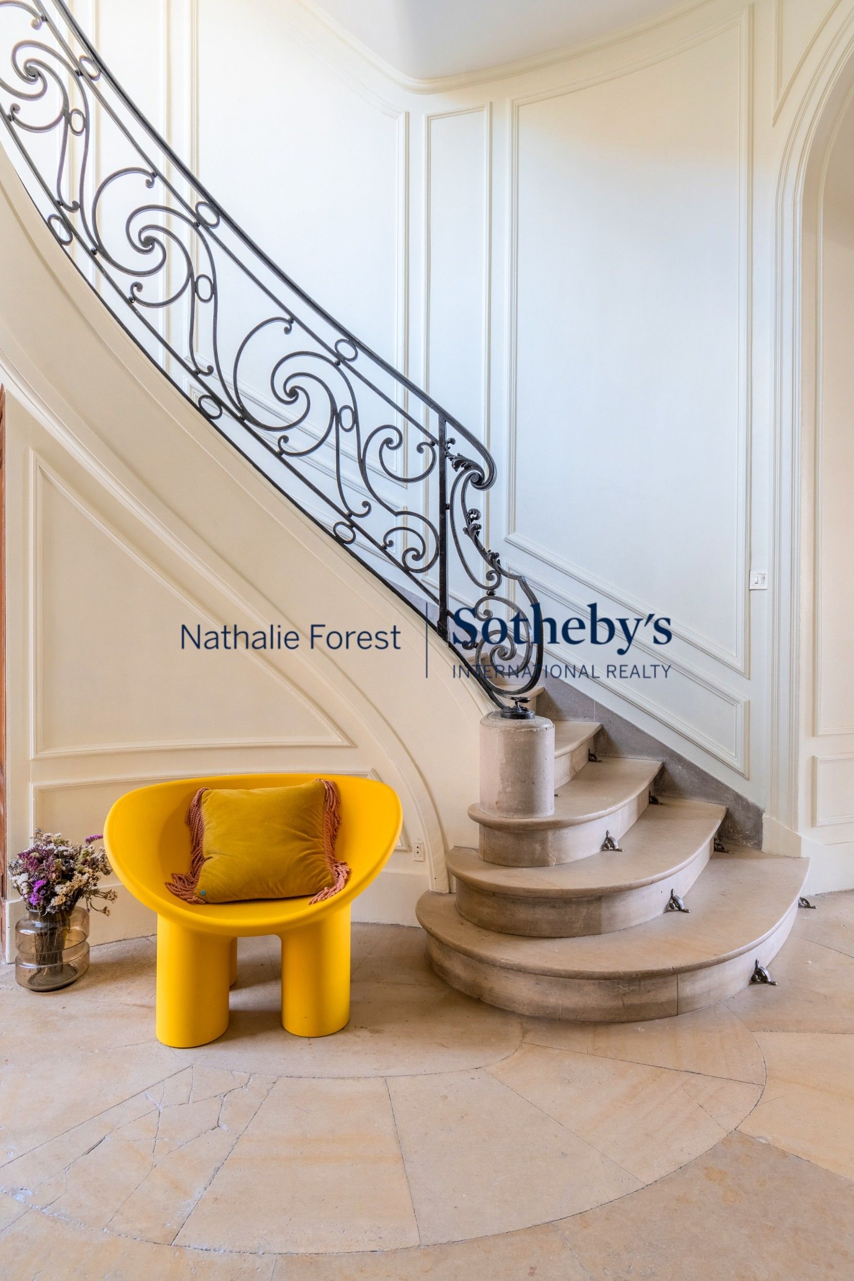 luxury house 10 Rooms for sale on ARRAS (62000)