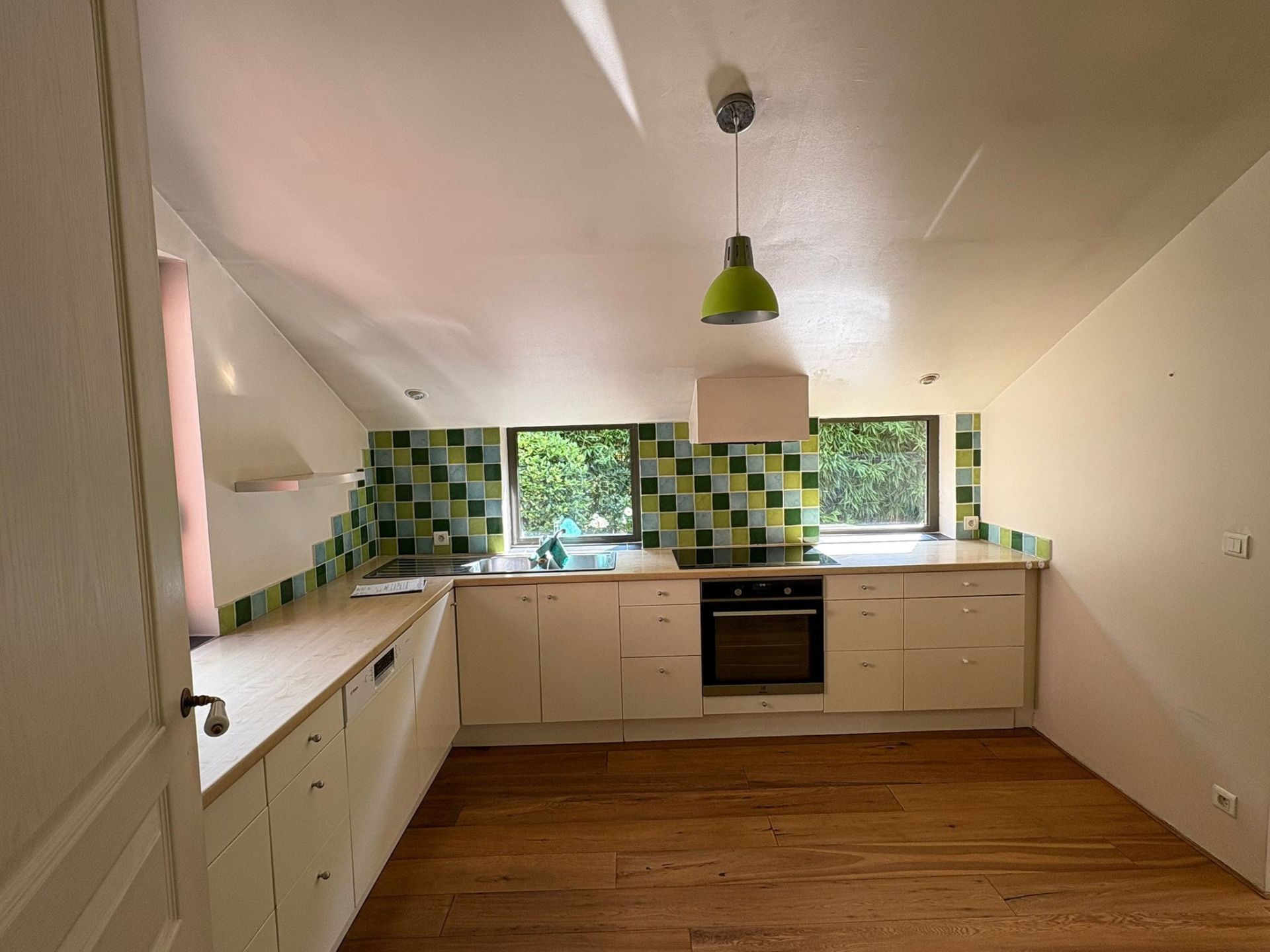 luxury house 7 Rooms for rent on CROIX (59170)