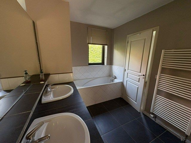 luxury house 7 Rooms for rent on CROIX (59170)