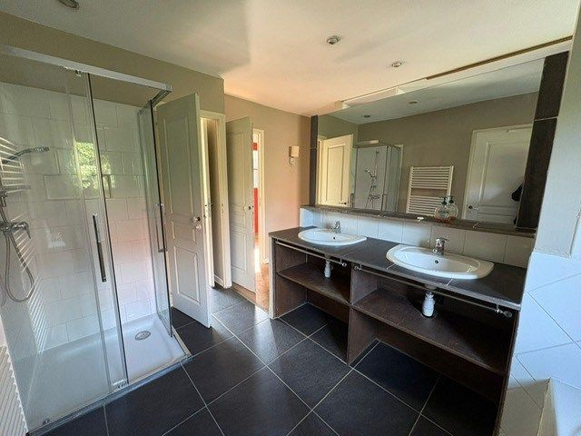 luxury house 7 Rooms for rent on CROIX (59170)