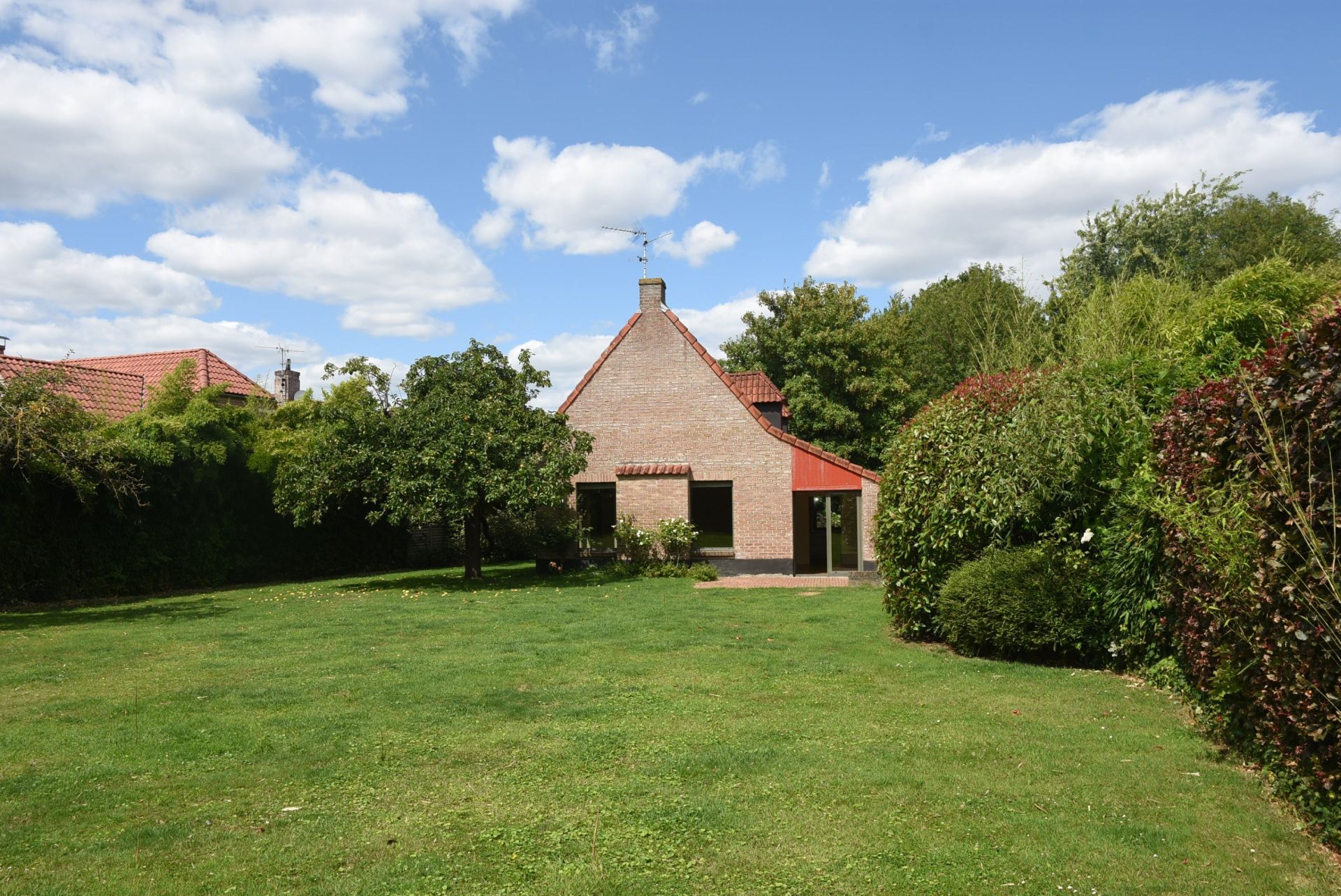 luxury house 7 Rooms for rent on CROIX (59170)