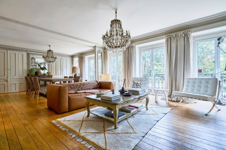 luxury apartment 5 Rooms for sale on LILLE (59000)