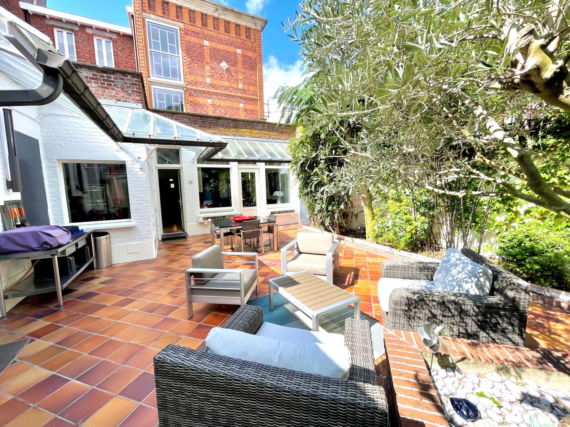 luxury house 8 Rooms for sale on ARMENTIERES (59280)