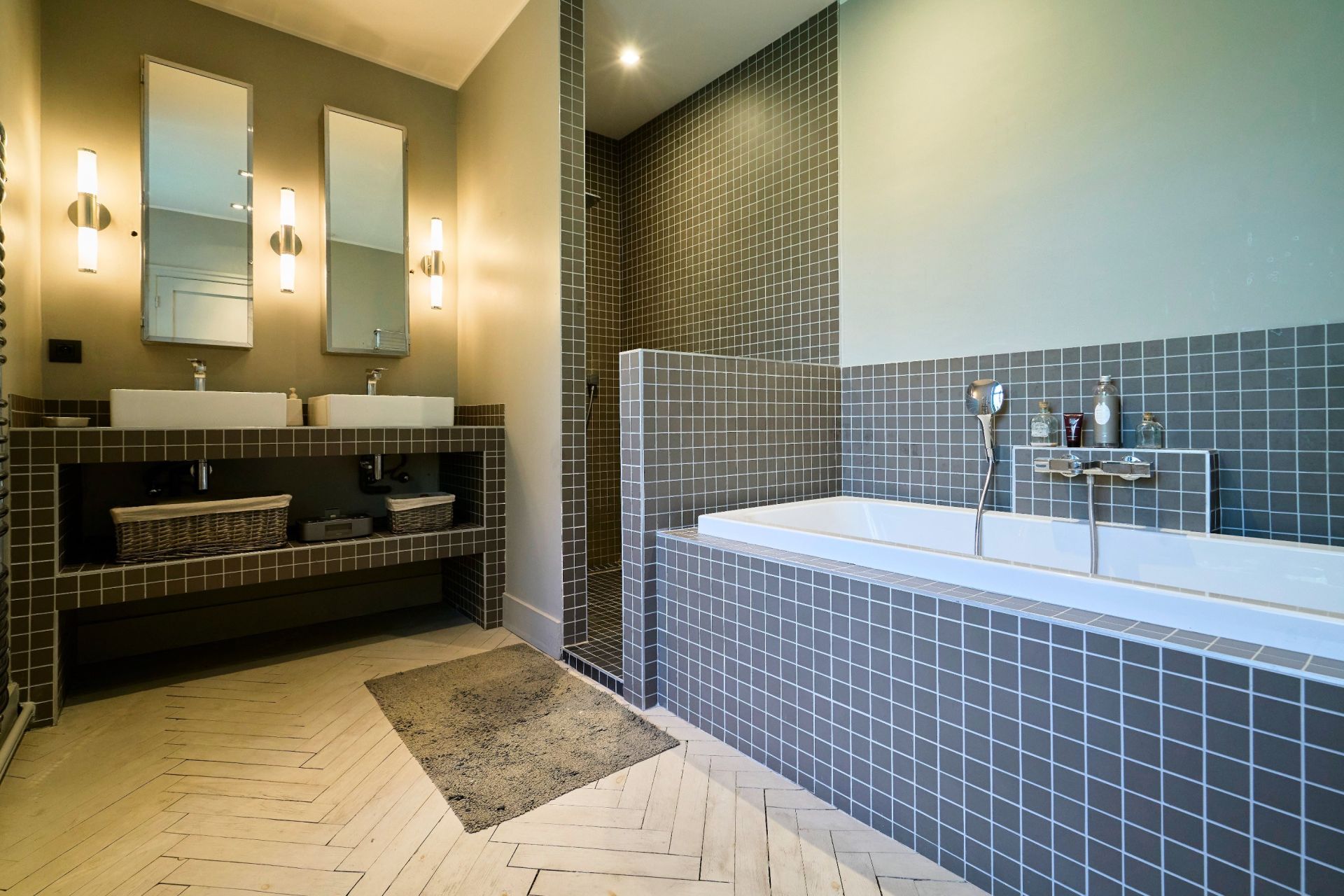 luxury house 11 Rooms for sale on WASQUEHAL (59290)