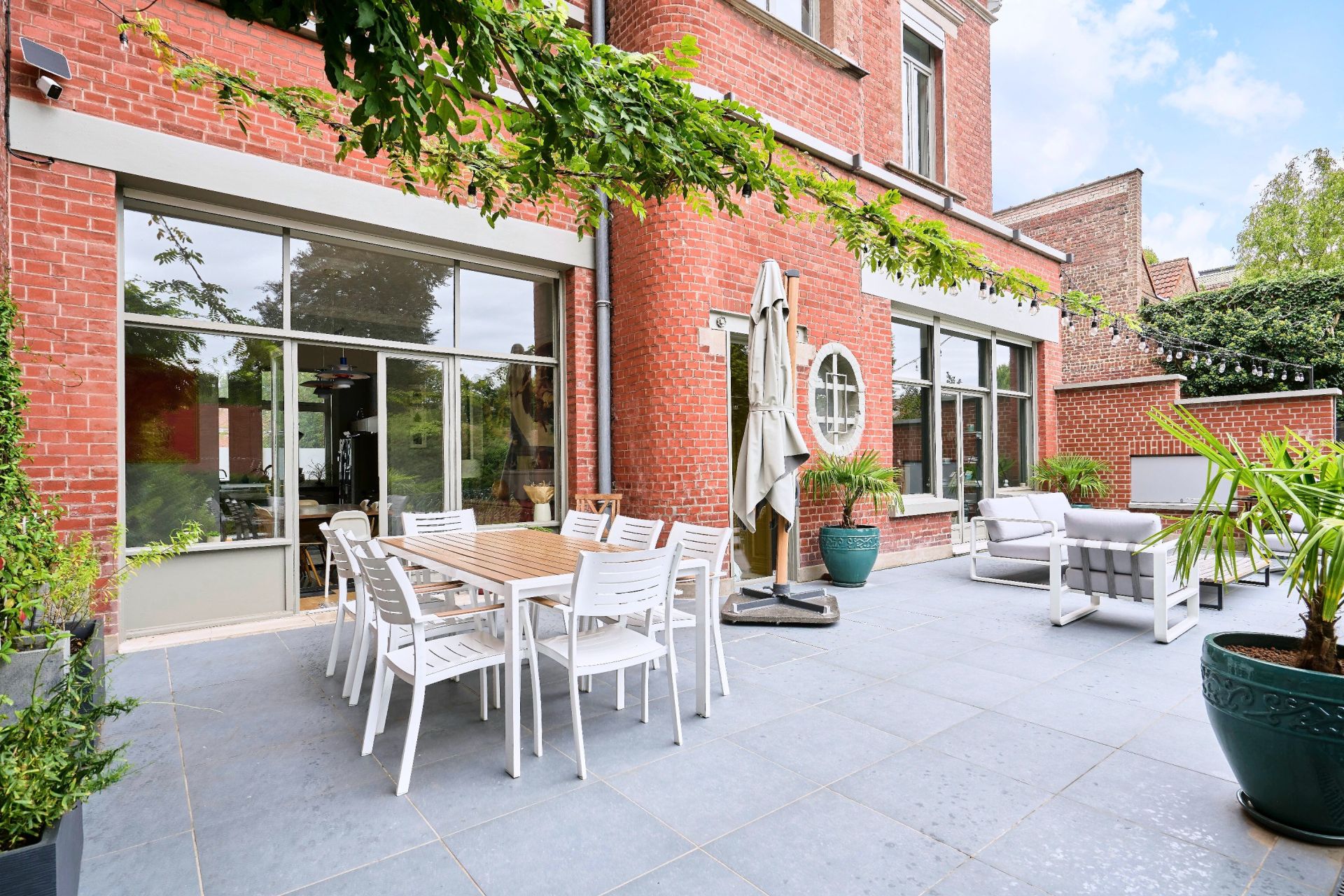 luxury house 9 Rooms for sale on ROUBAIX (59100)