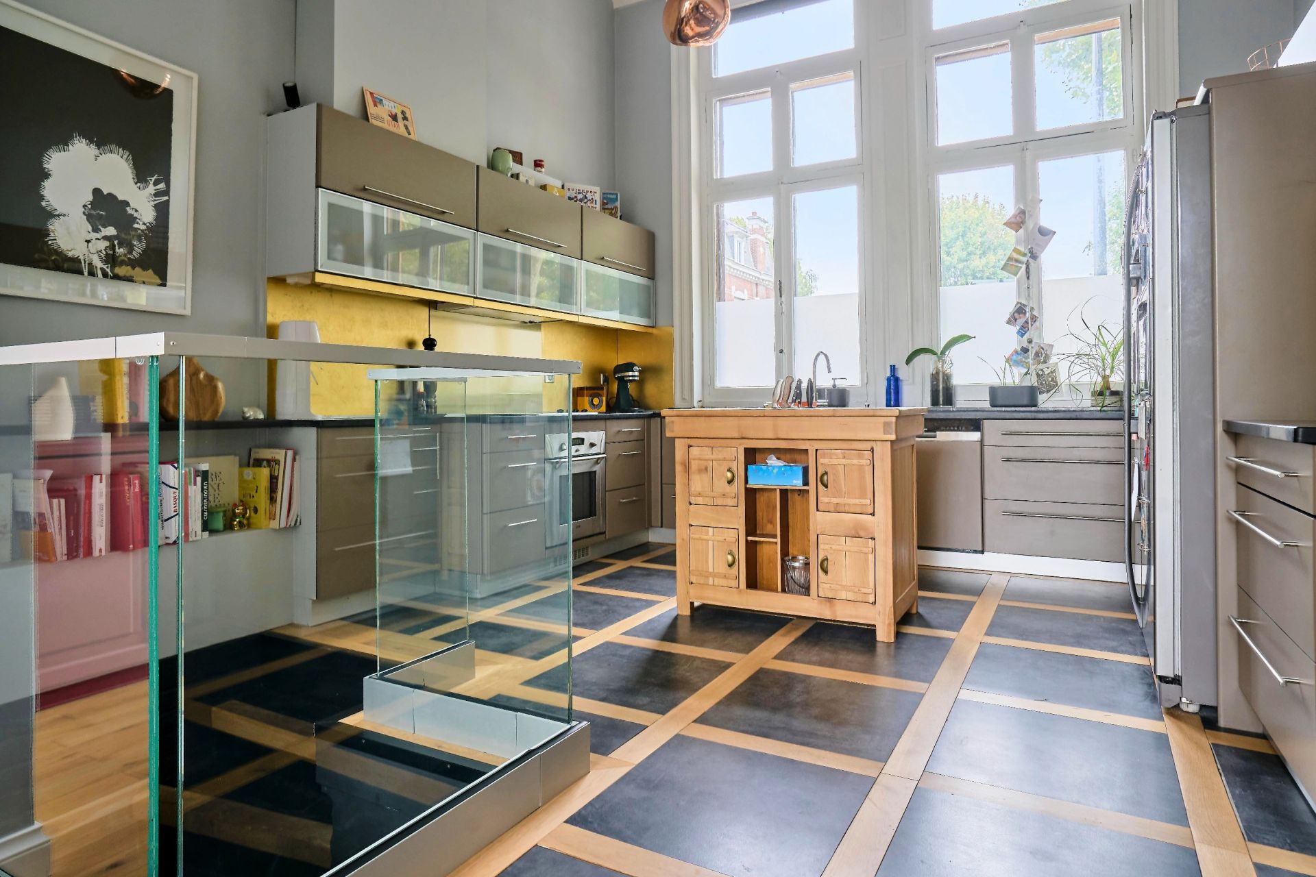 luxury house 9 Rooms for sale on ROUBAIX (59100)