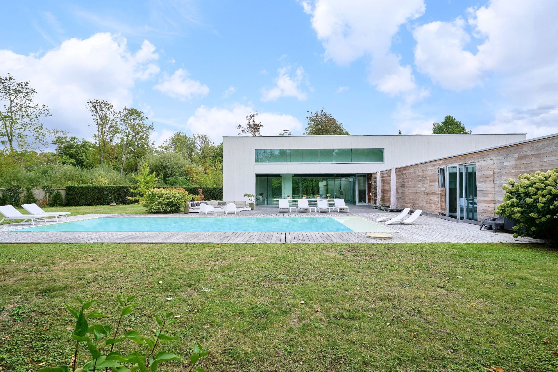 luxury house 10 Rooms for sale on BONDUES (59910)