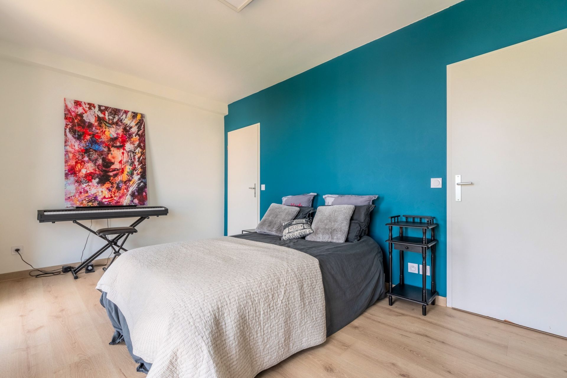 luxury apartment 4 Rooms for sale on LILLE (59000)