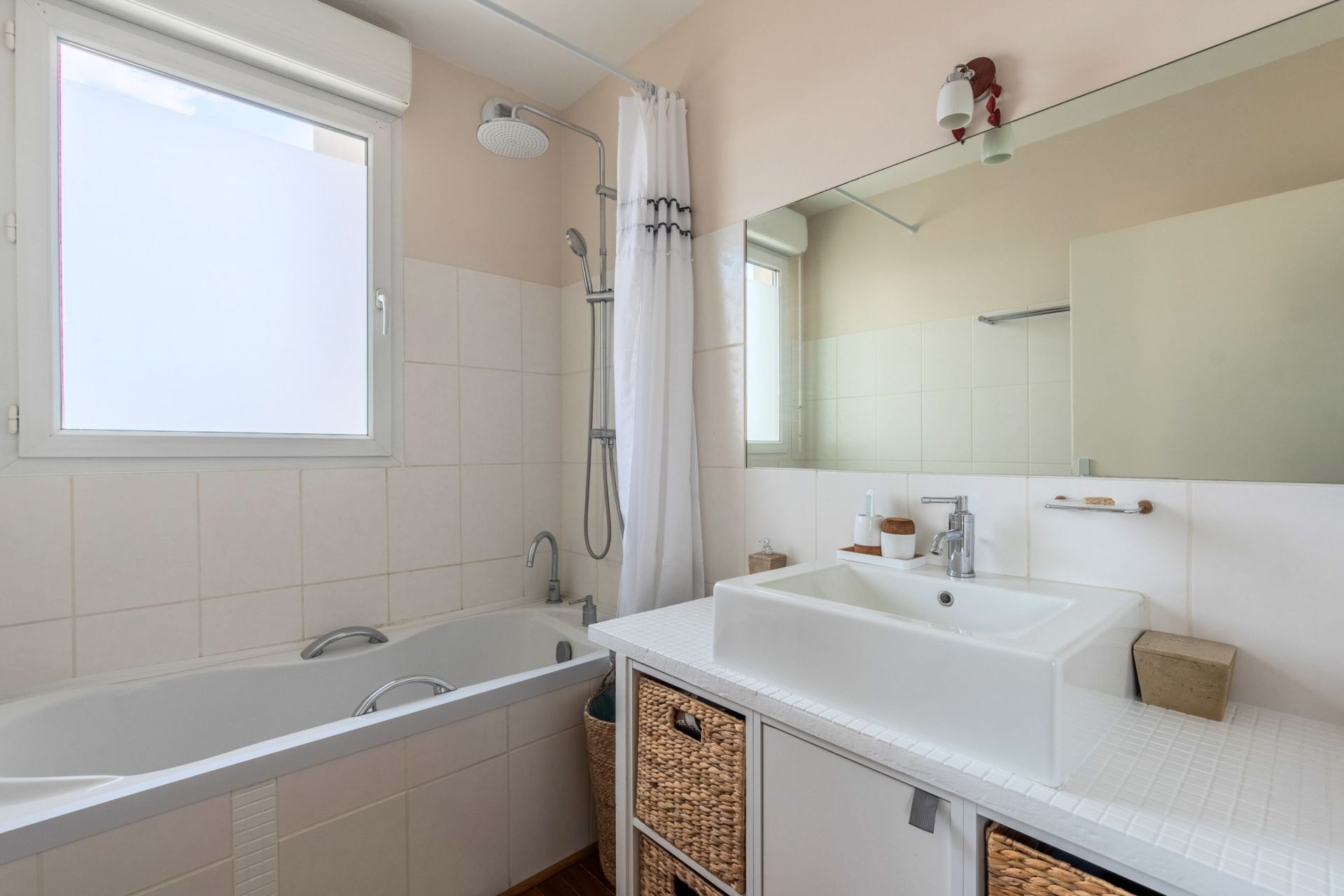 luxury apartment 4 Rooms for sale on LILLE (59000)