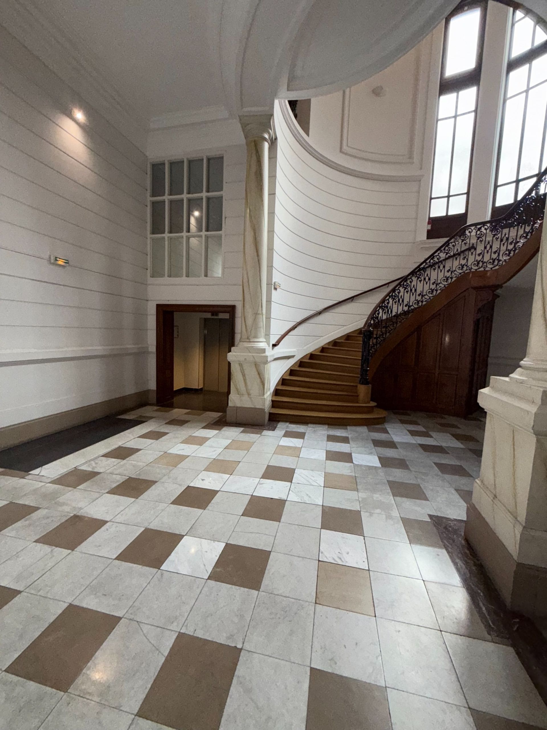 luxury apartment 5 Rooms for rent on LILLE (59000)