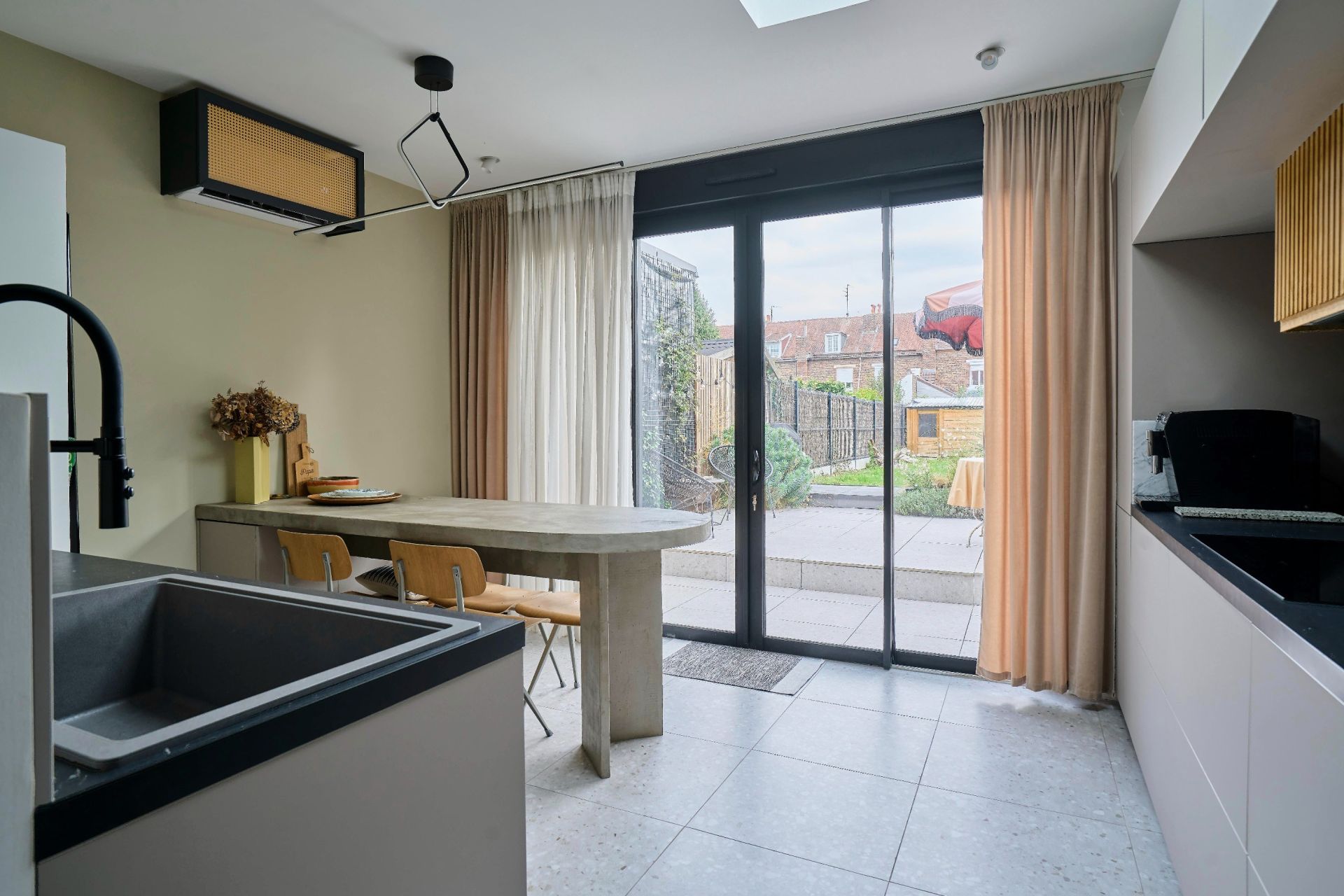 luxury house 5 Rooms for sale on LAMBERSART (59130)