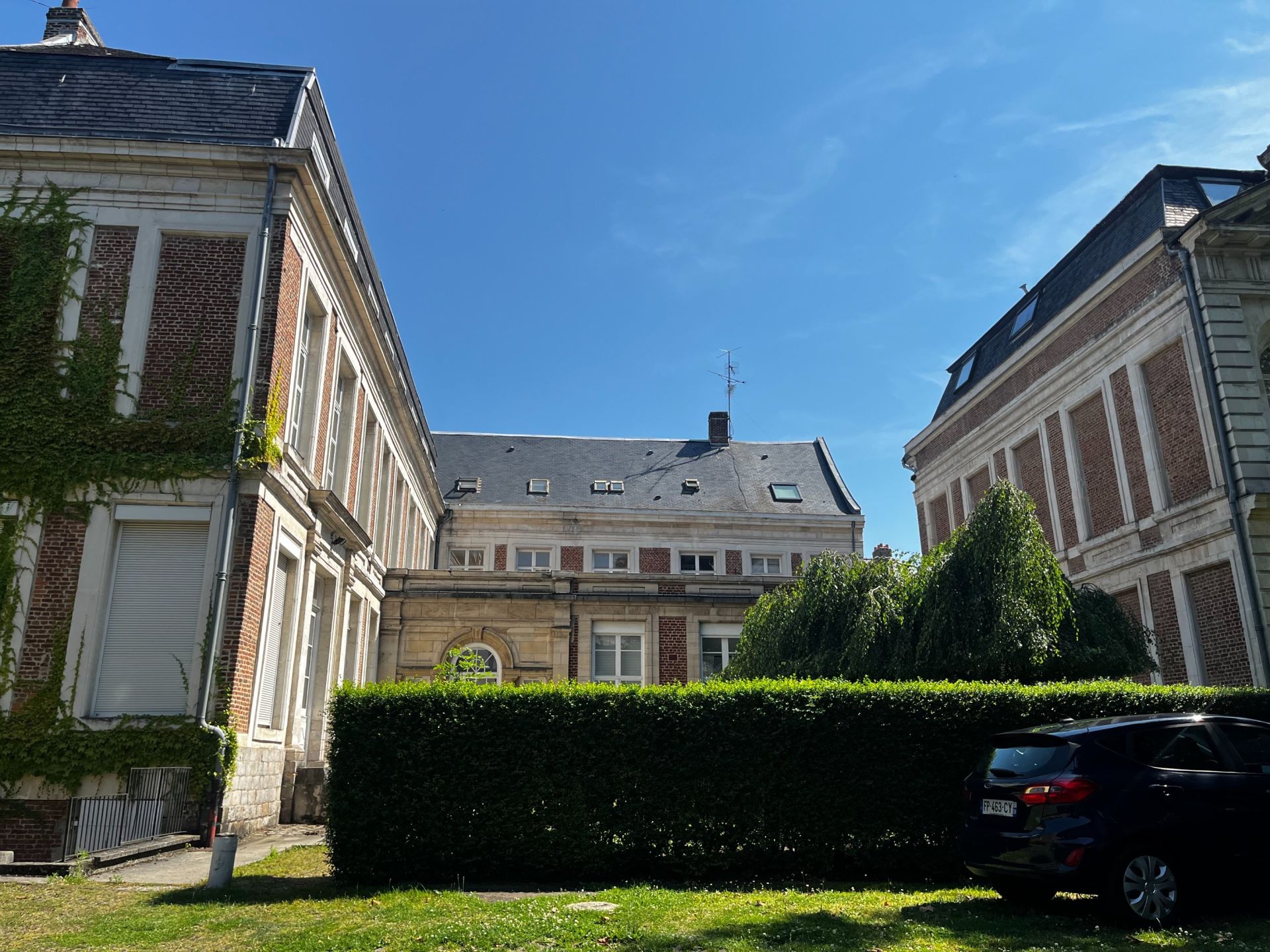 luxury apartment 2 Rooms for rent on LILLE (59000)