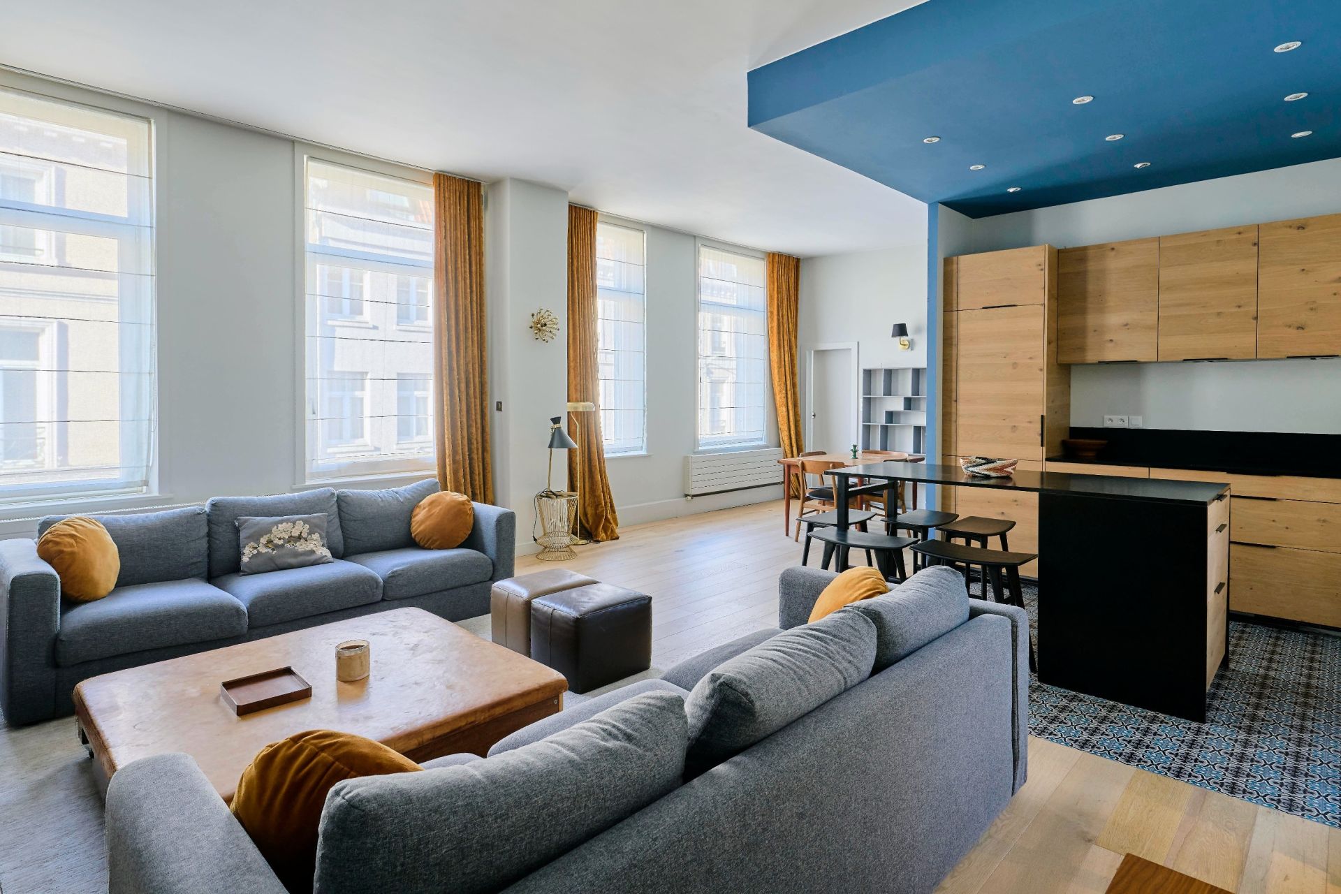 luxury apartment 5 Rooms for sale on LILLE (59000)