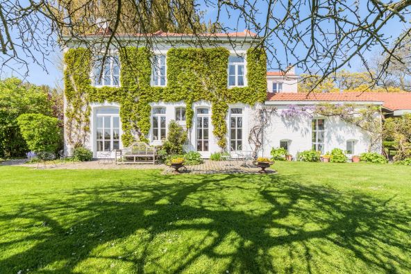 Sale Luxury house Villeneuve-d'Ascq 8 Rooms 270 m²