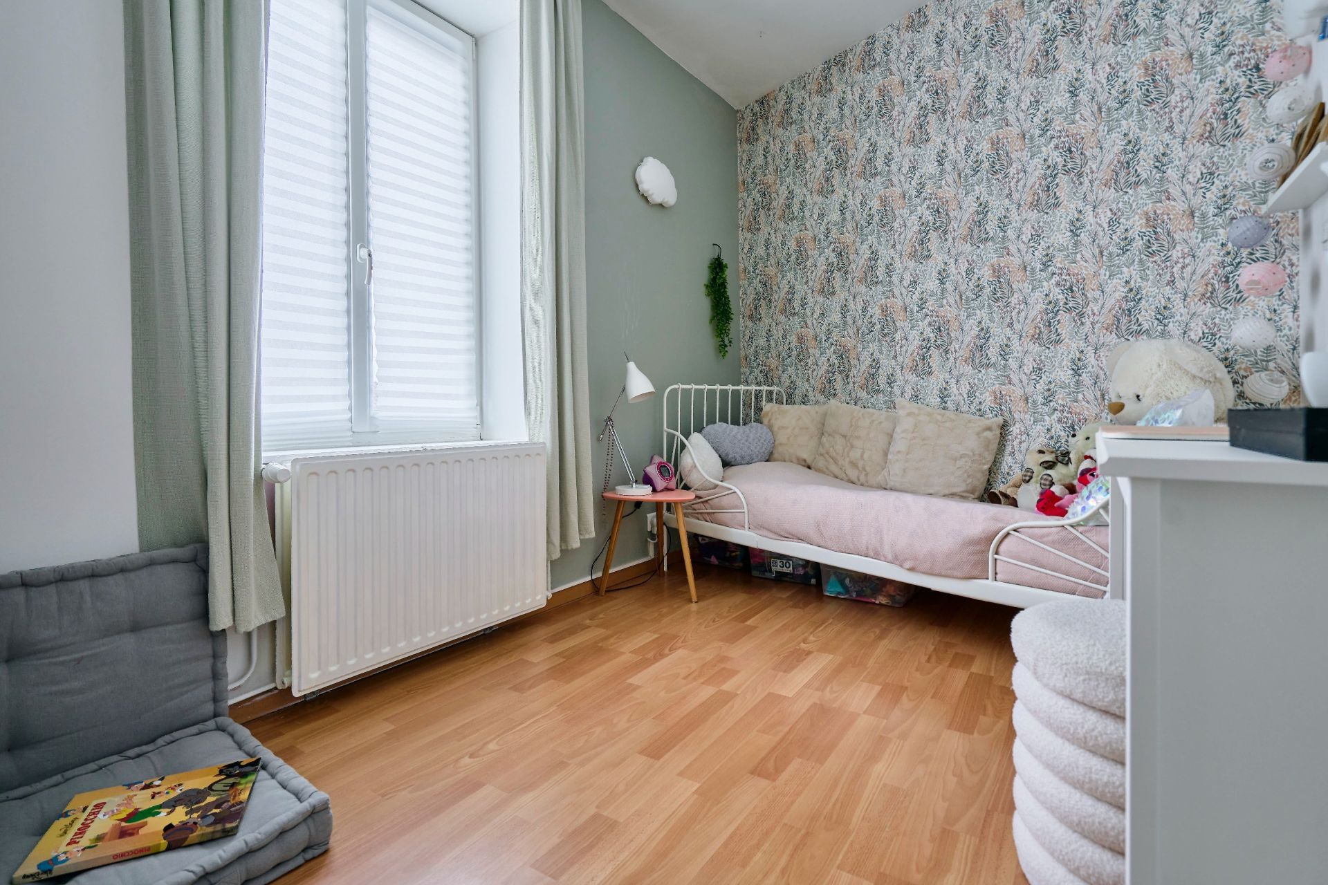 luxury house 7 Rooms for sale on RONCQ (59223)