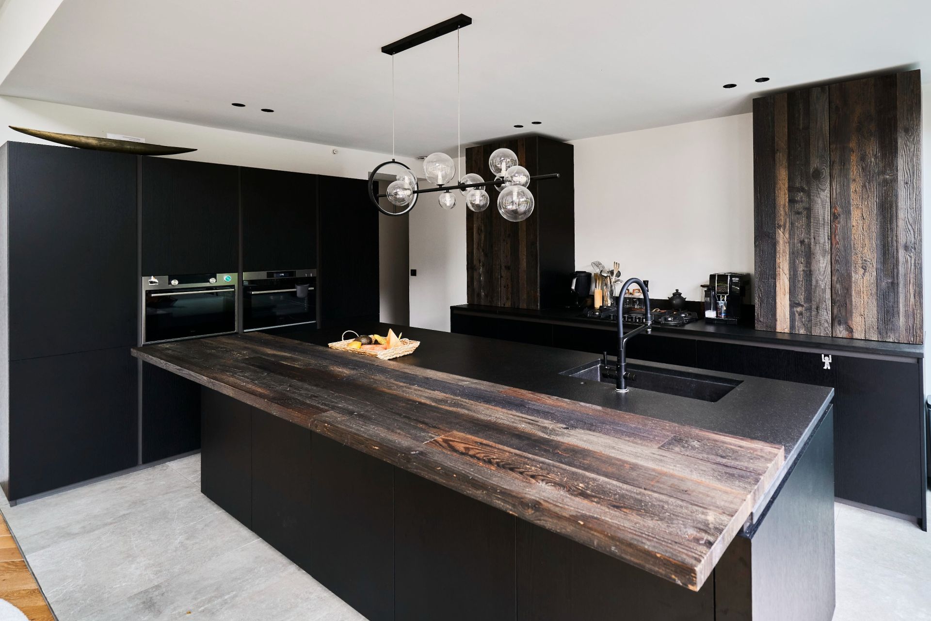 luxury house 10 Rooms for sale on LANNOY (59390)