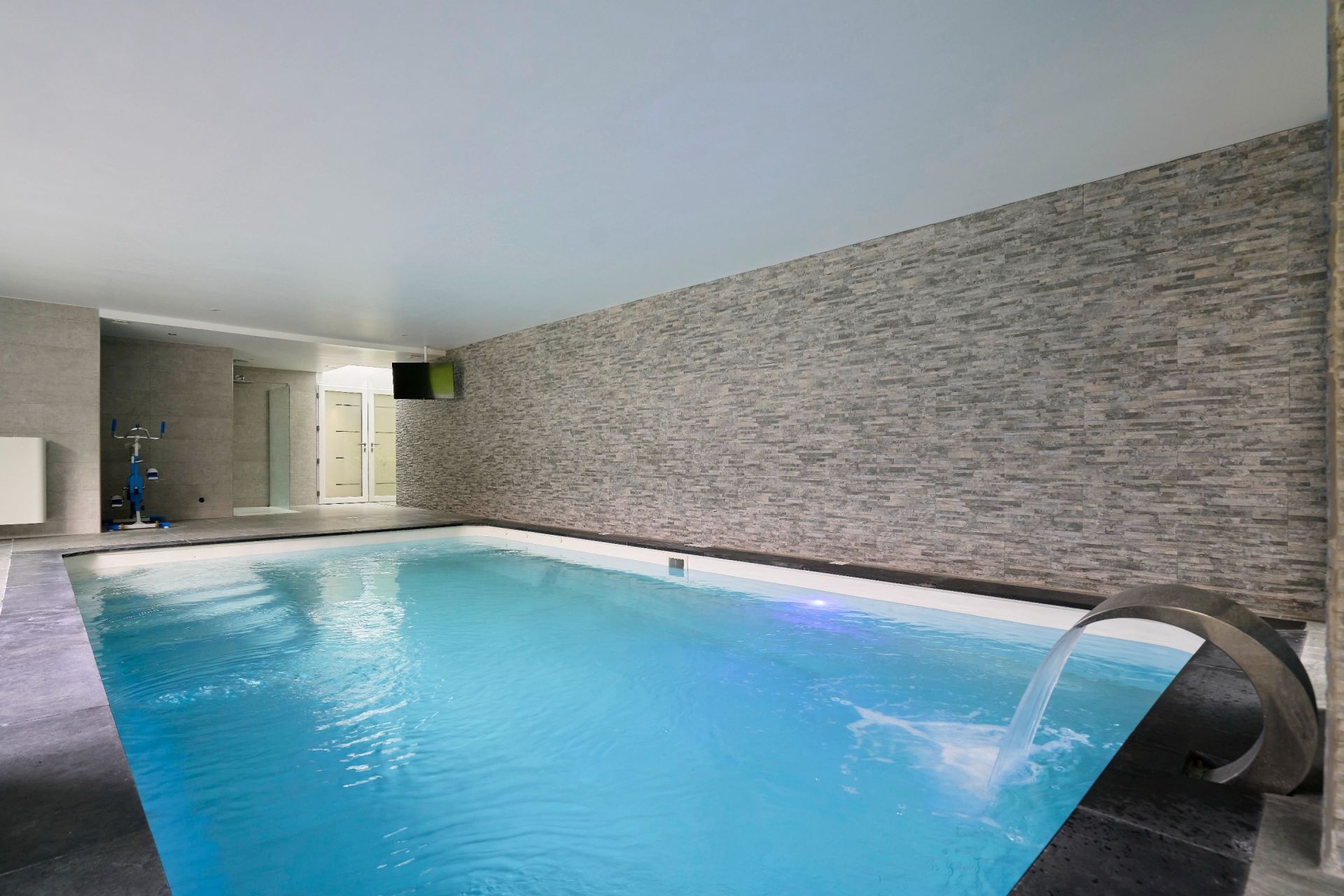 luxury house 10 Rooms for sale on LANNOY (59390)