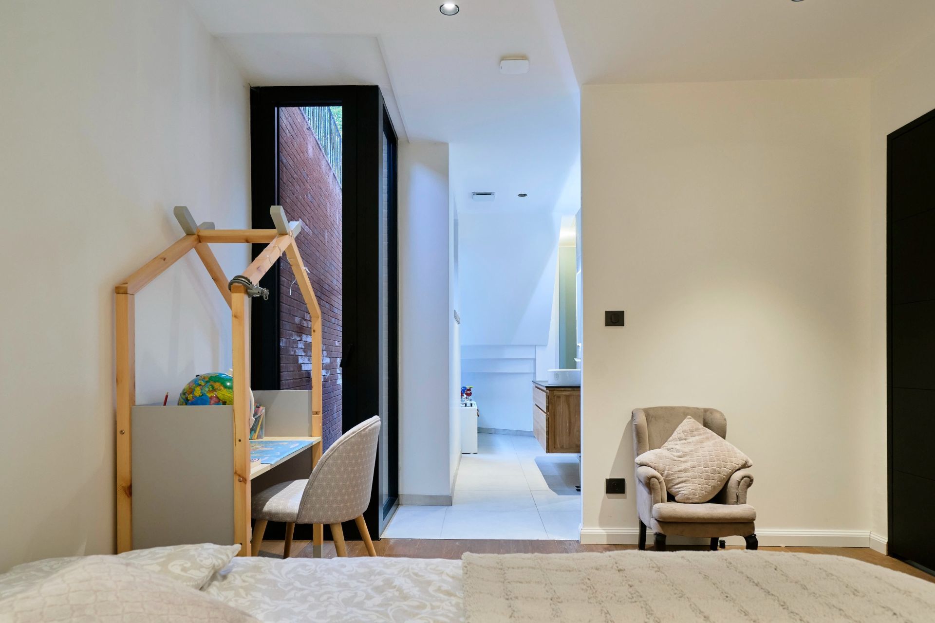 luxury house 10 Rooms for sale on LANNOY (59390)