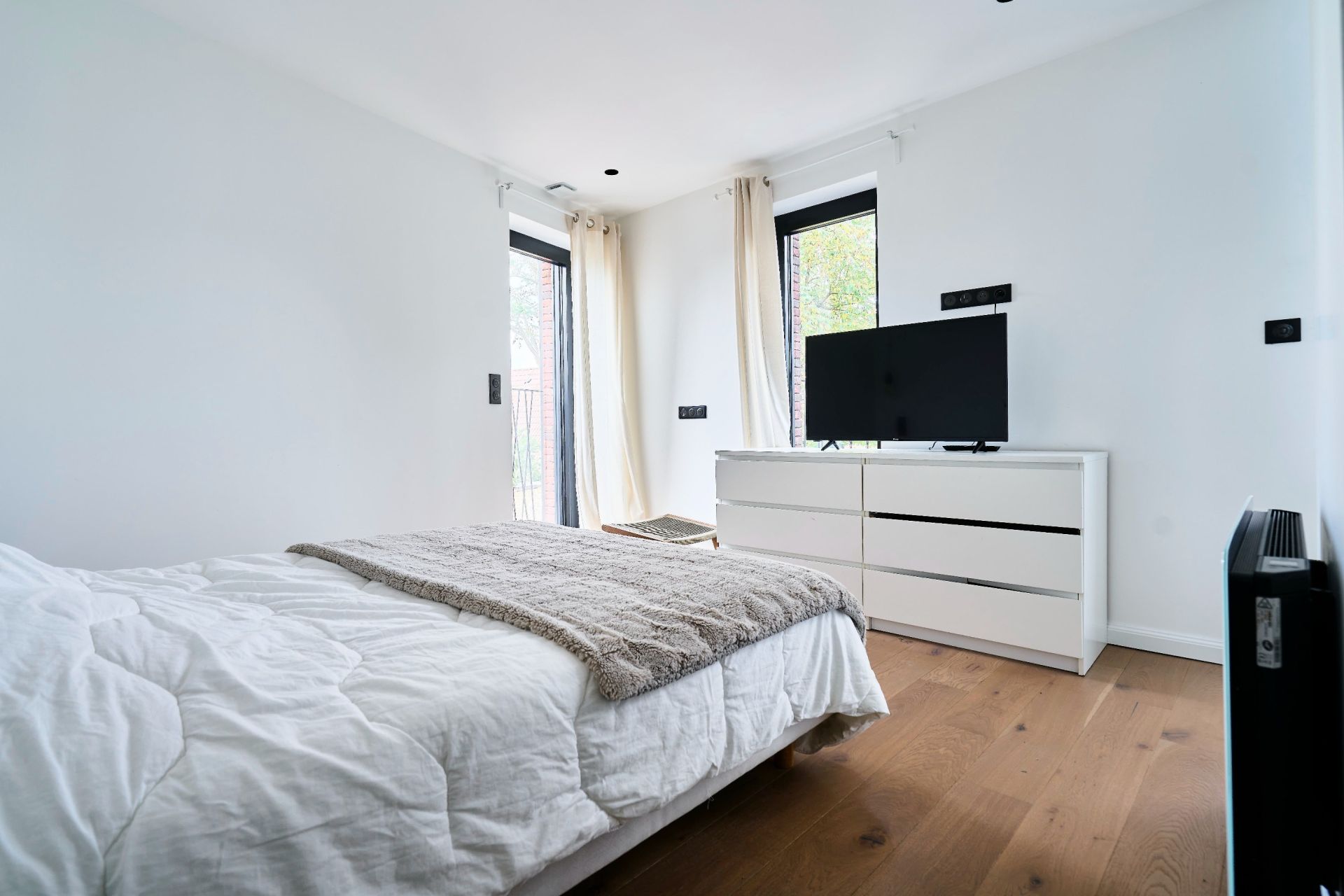 luxury house 10 Rooms for sale on LANNOY (59390)