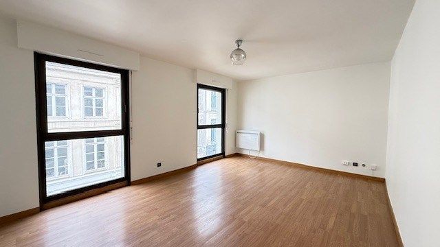 Rental Luxury apartment Lille 3 Rooms 63 m²