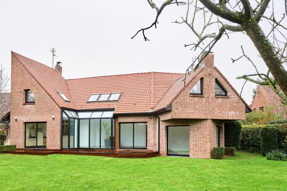 Sale Luxury house Sainghin-en-Mélantois 12 Rooms 225 m²