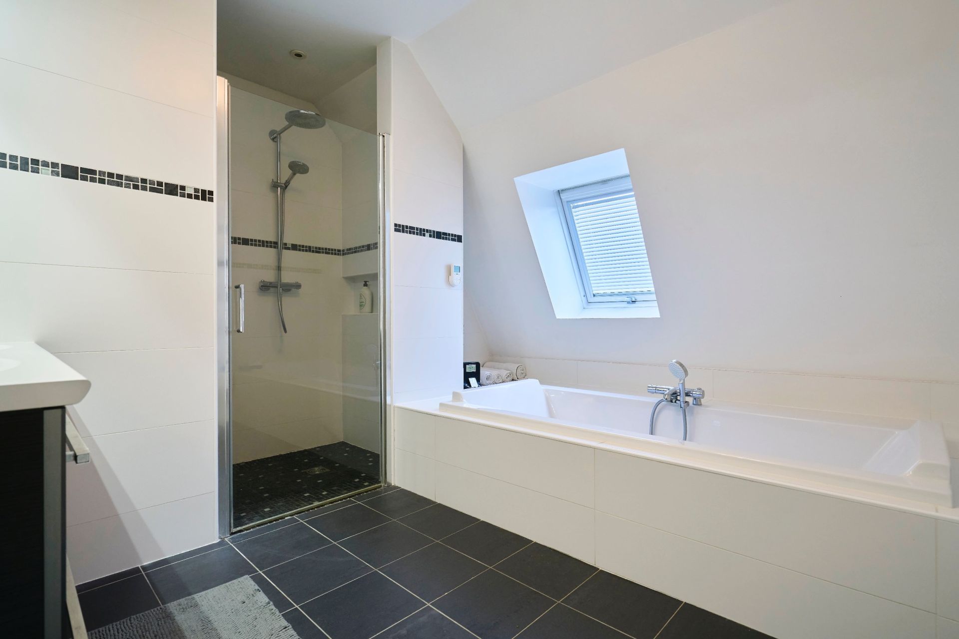 luxury house 5 Rooms for sale on LILLE (59800)