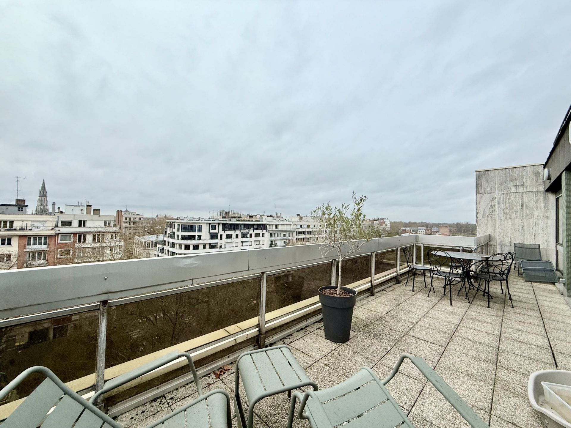 luxury apartment 4 Rooms for rent on LILLE (59000)